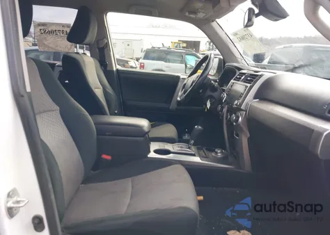 2020 Toyota 4Runner Sr5 z USA, uszkodzony, nr VIN JTEBU5JR4L5772818